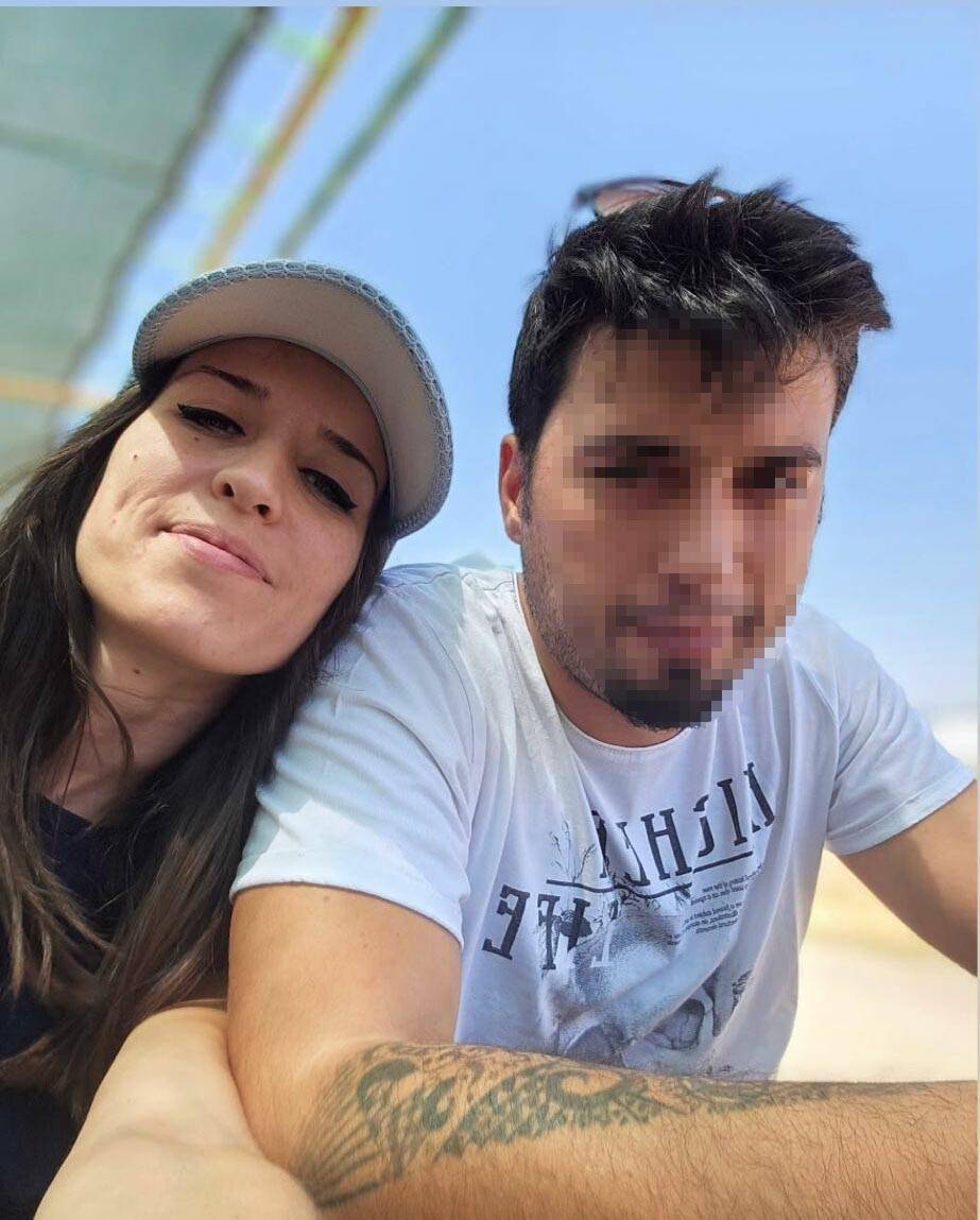 Eşini tüfekle öldürdü