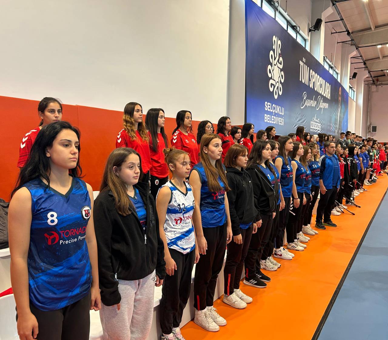 konya-spor-lisesi-ahmet-calik-kapali-spor-salonu-ve-suni-cim-saha-5.jpg