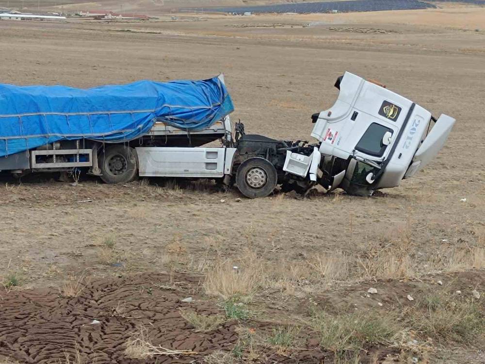 Konya-Ankara Karayolu'nda kaza... Bu araçtan burnu bile kanamadan kurtuldu
