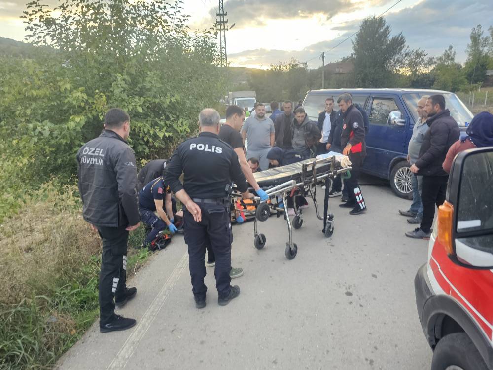 Otomobil minibüsle çarpıştı: 5 yaralı