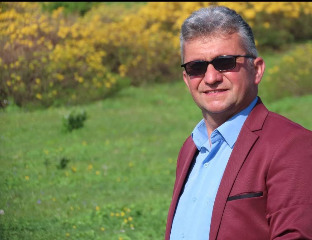 Sahnede kalp krizi geçiren sanatçı hayatını kaybetti