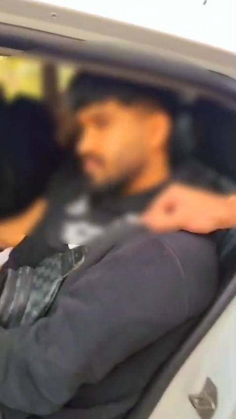 Düğün aracı süsü verilen otomobilden çıkanlar şaşkına çevirdi