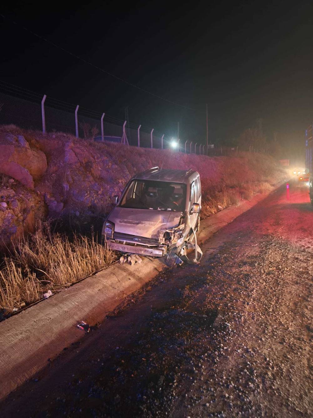 Malatya'da minibüs ile hafif ticari araç çarpıştı: 13'ü öğrenci, 14 yaralı