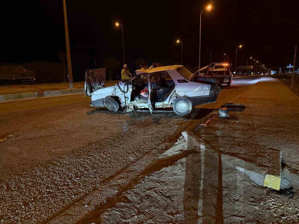 Konya'da tır ile otomobil çarpıştı, yaralılar var