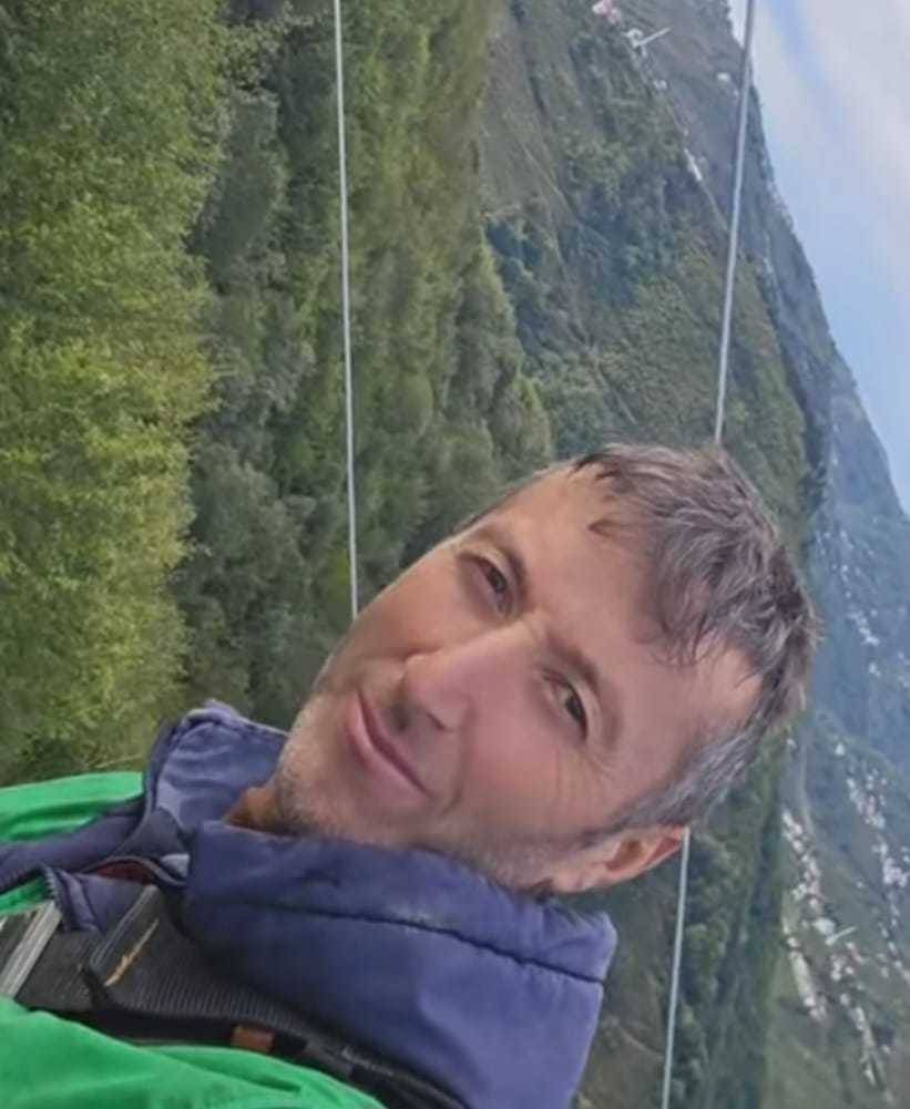 Elektrik direğinden düşen işçi öldü