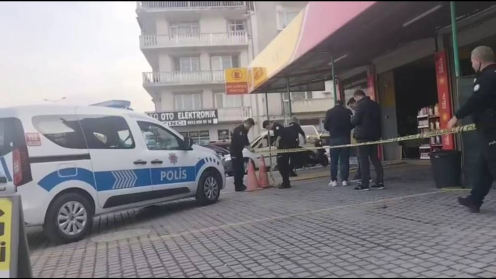 Kask takıp iş yerindekilere tüfekle ateş açtı: 2 yaralı