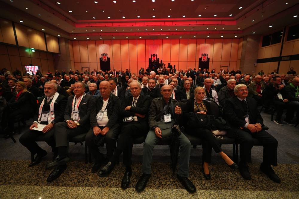 Beşiktaş’ta divan kurulu başkanı Ahmet Ürkmezgil oldu