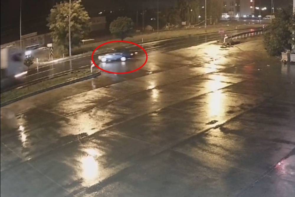 TIR'ın otomobile çarptığı kaza kamerada: 1 ölü, 1 yaralı