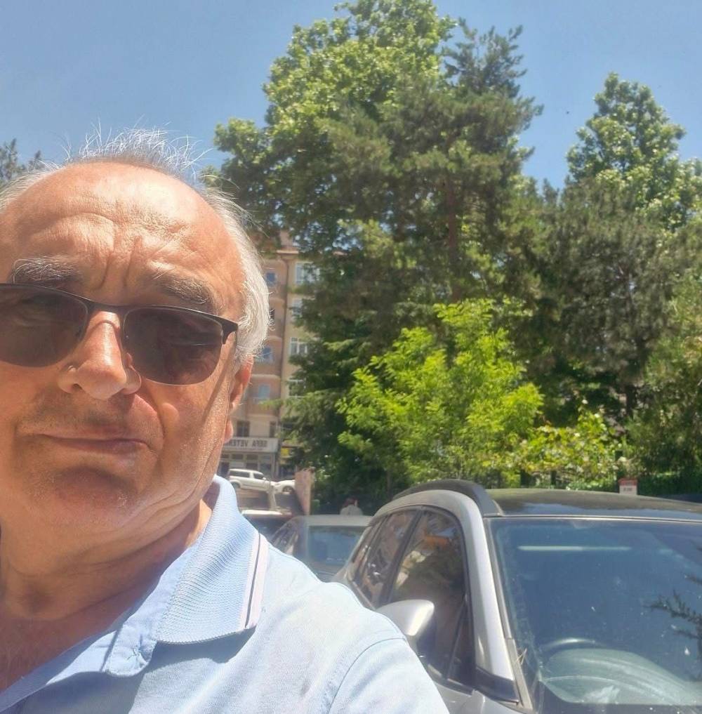 Emekli astsubay evinde ölü bulundu