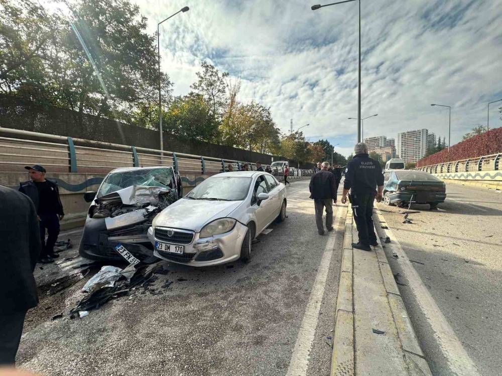 Zincirleme trafik kazası: 1 ölü, 4 yaralı