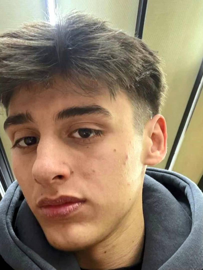 D-100'de motosiklet bariyerlere çarptı: 1 ölü 1 yaralı