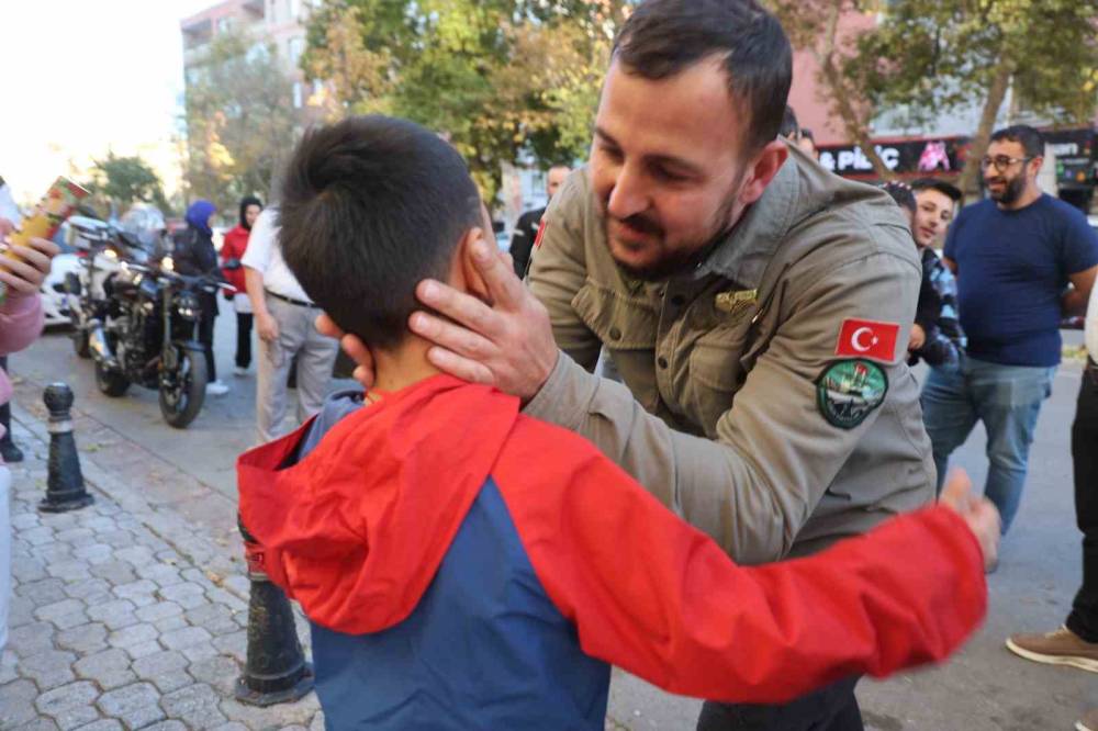 Hayali babası ile gitmekti... Konya'dan burukbaşlayan 15 bin km umre yolculuğu