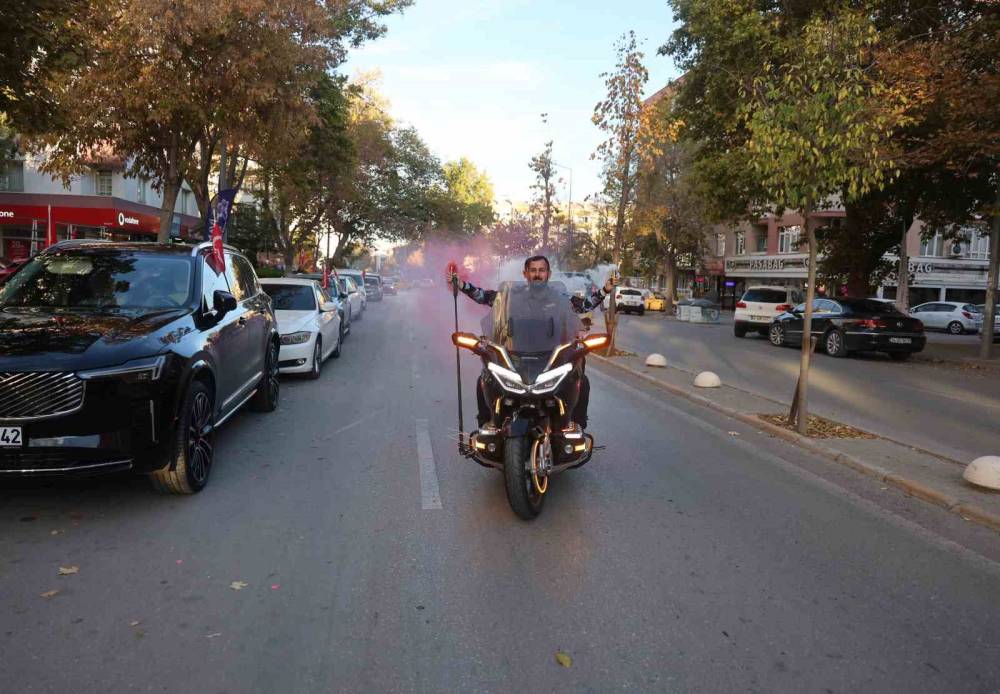 Hayali babası ile gitmekti... Konya'dan burukbaşlayan 15 bin km umre yolculuğu