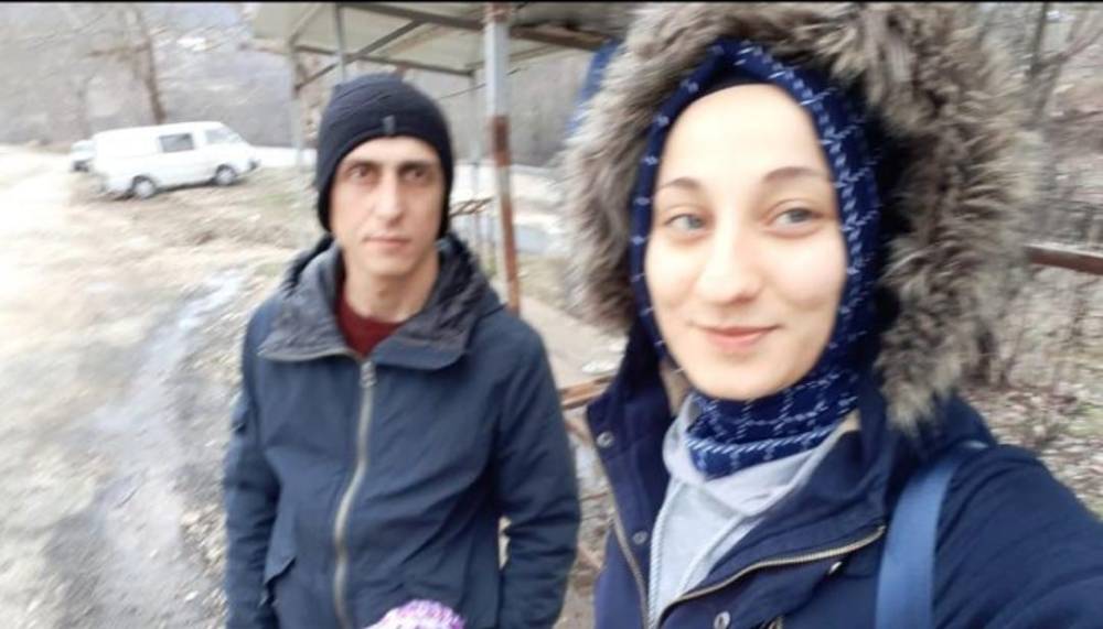 Eşini öldürdü, sosyal medyadan paylaştı