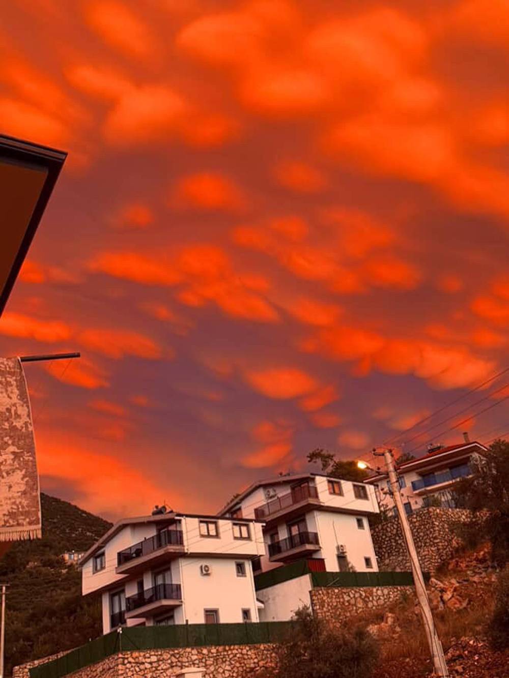 Muğla semalarında Mammatus bulutları görüldü