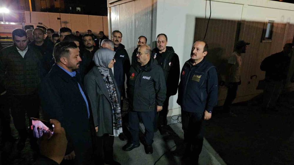 Sındırgı’da depremin yaraları sarılıyor