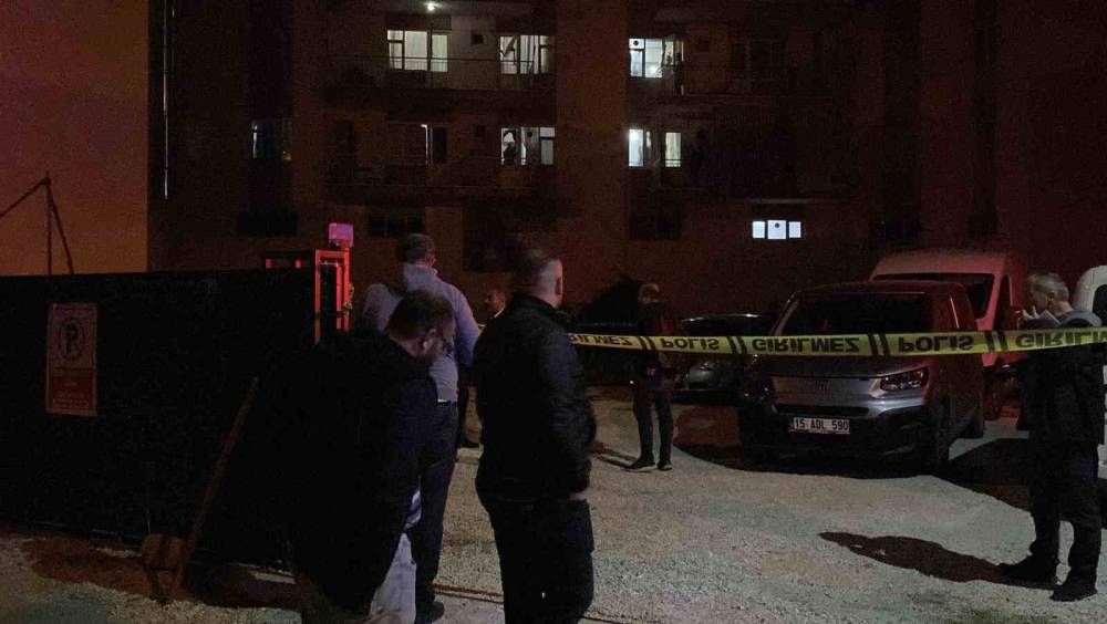 Anten tamir ederken çatıdan düşüp hayatını kaybetti