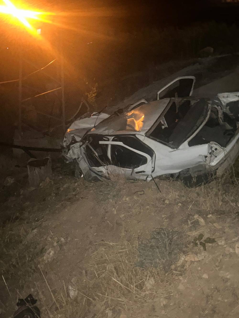 Otomobil, şarampole uçtu! Genç yaşta hayatını kaybetti