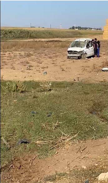 Hafif ticari araç ile motosiklet çarpıştı; 1 ölü, 1 ağır yaralı