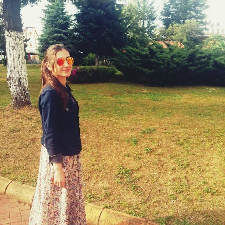 Kamyonetin yaya geçidinde çarptığı sağlık personeli kurtarılamadı