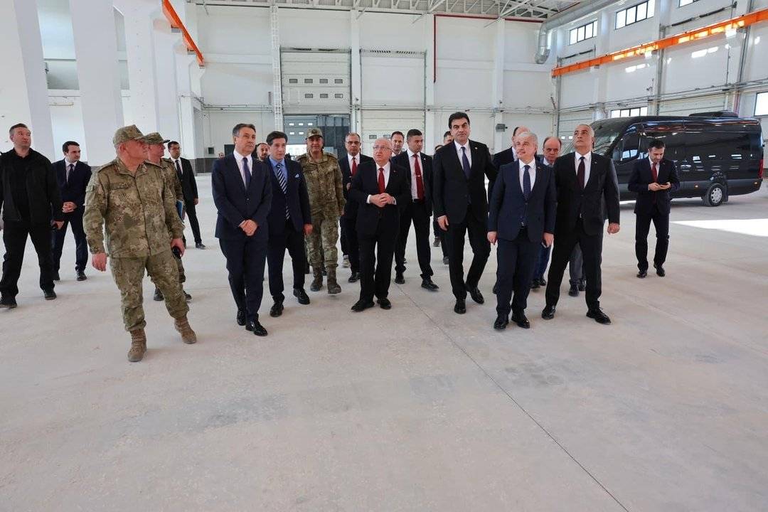 milli-savunma-bakani-guler-konyada-incelemelerde-bulundu-4.jpeg