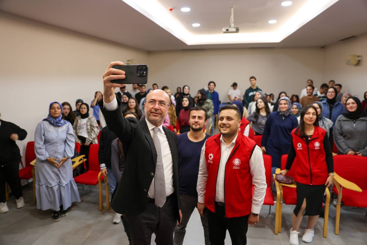 selcuklu-genclik-merkezine-ziyaret-2.jpg