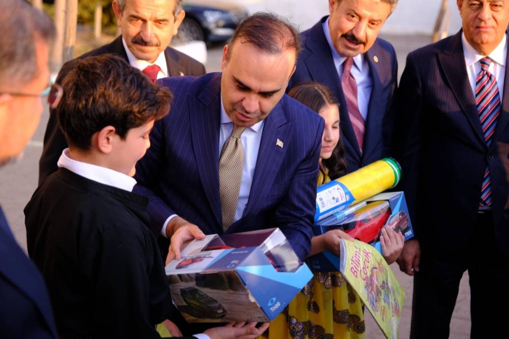 Bakan Kacır: Türkiye, en önemli üretim merkezlerinden biri haline geldi