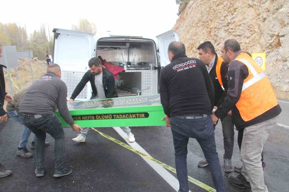 Konya’da feci kaza! Otomobiller çarpıştı: 1 ölü, 2'si ağır 3 yaralı