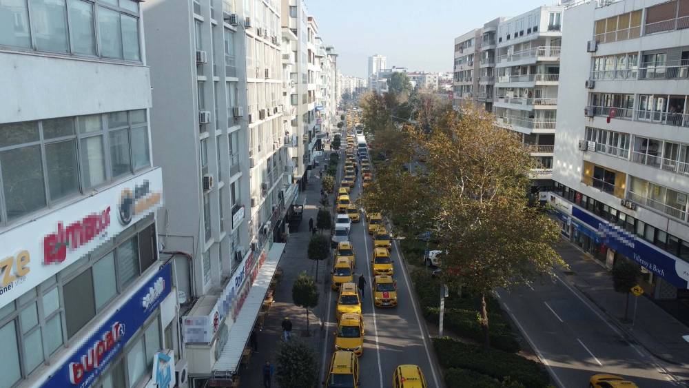 Taksiciler kontak kapattı