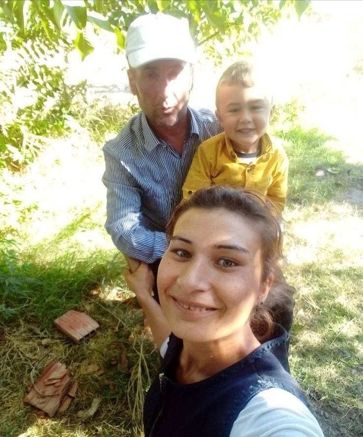 Genç kadın kullandığı traktörün altında kaldı