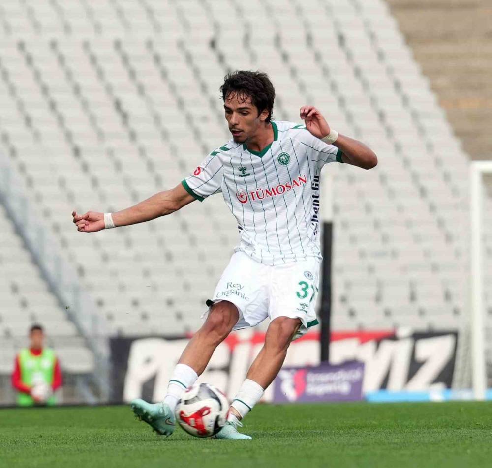 Konyaspor'da Utku ilk, Guilherme ise 200. maçına çıktı