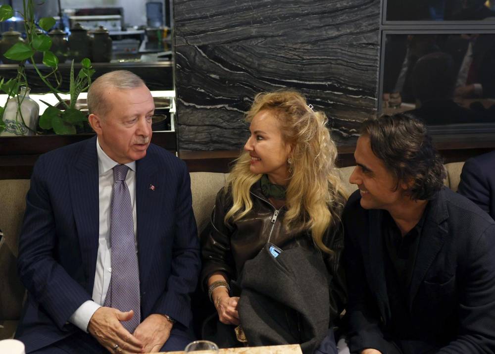 Cumhurbaşkanı Erdoğan'dan sürpriz kafe ziyareti