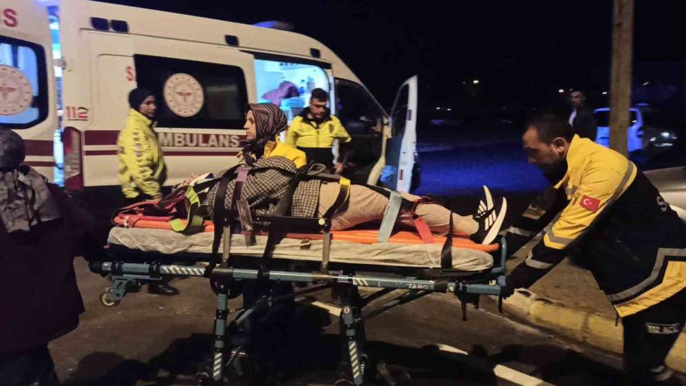 Konya'da otomobil karşı şeride geçerek durabildi! Sürücü yaralandı