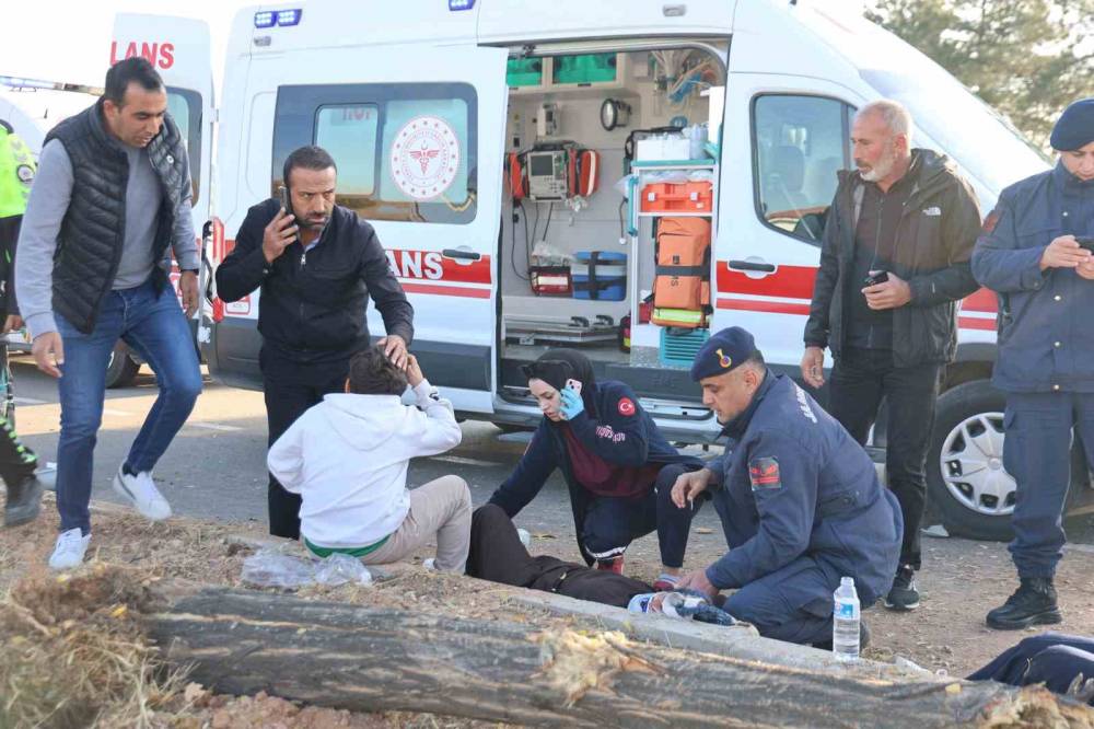 Sürücü direksiyon hakimiyetini kaybetti: 2’i ağır 6 yaralı