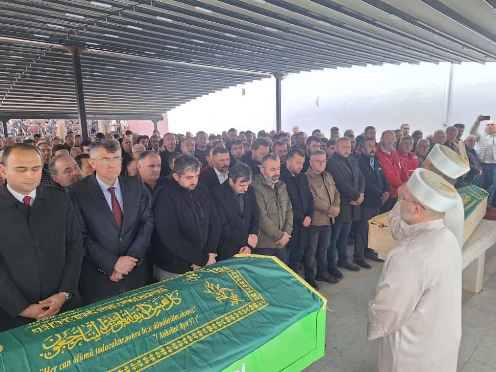 Cansız bedenleri bulunan anne ve oğlu toprağa verildi