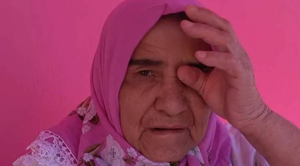 Hayatını pembeye boyadı, akülü arabasına gücü yetmedi