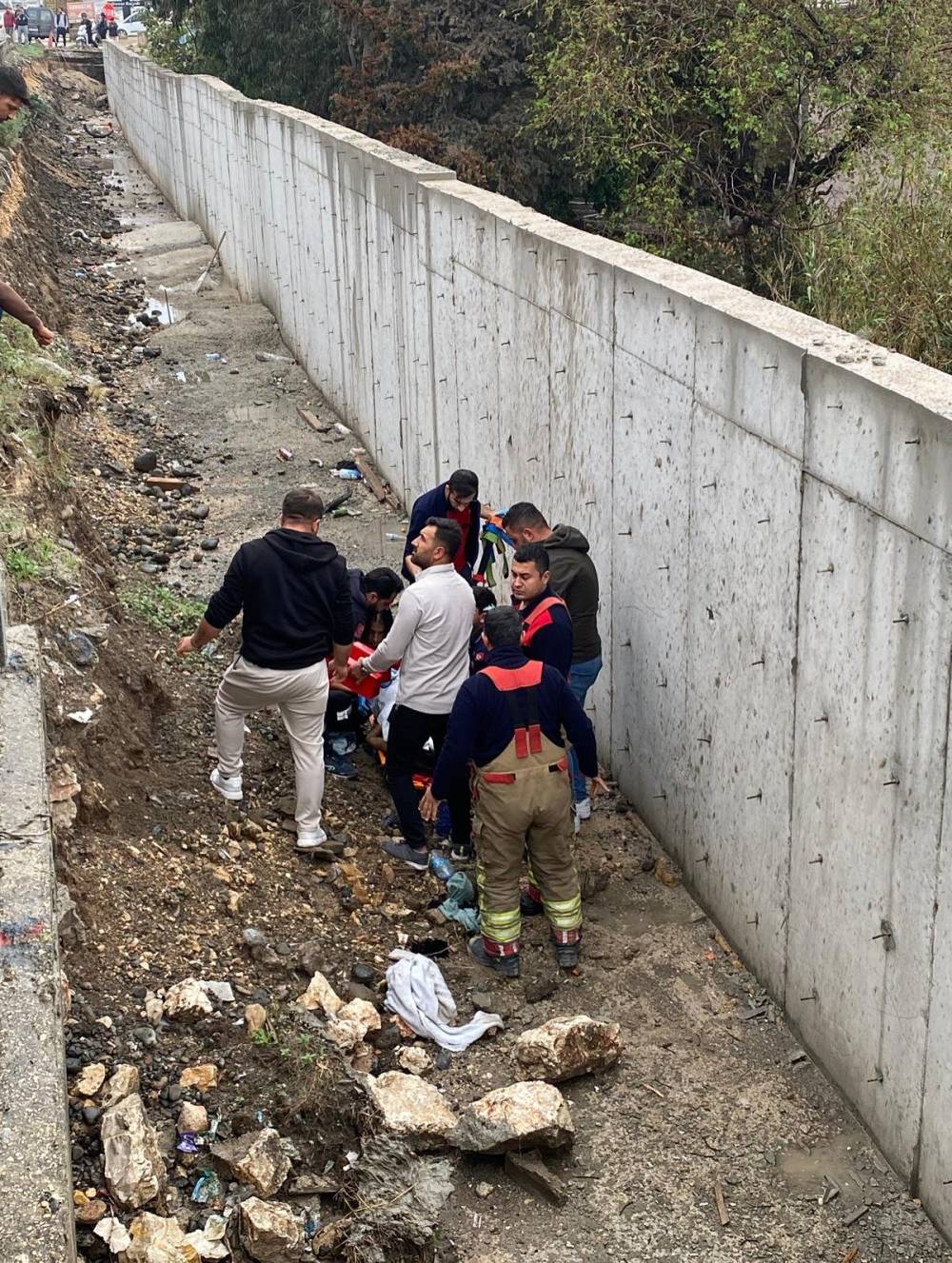 Aracın çarptığı yaya kanala düşerek hayatını kaybetti