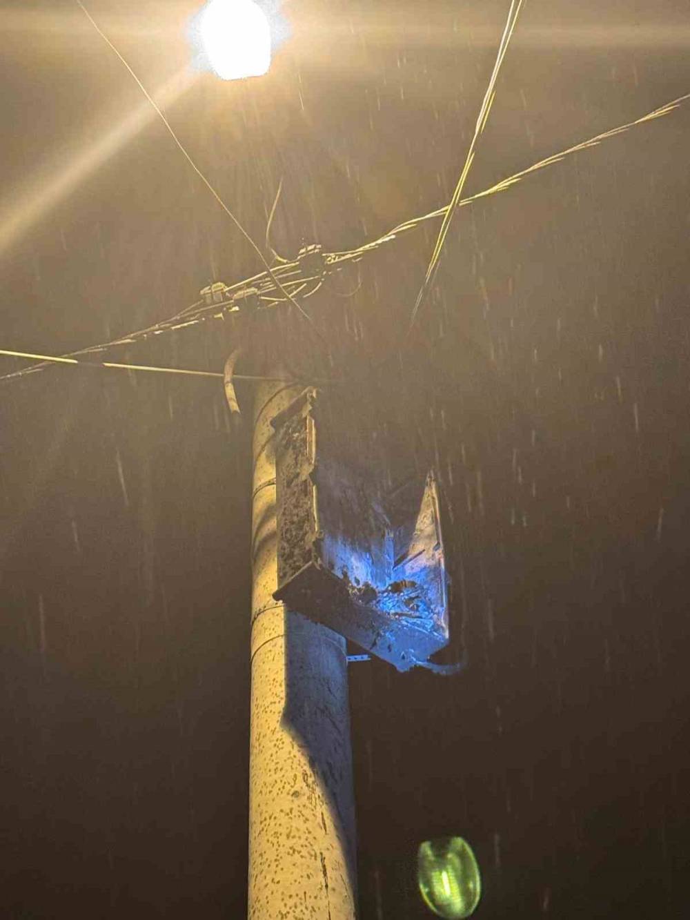 Trafo bomba gibi patladı