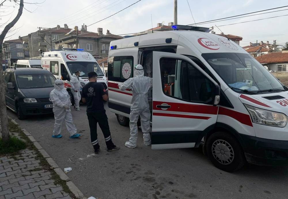 Anne ve 3 çocuğu zehirlenme şüphesiyle hastaneye kaldırıldı