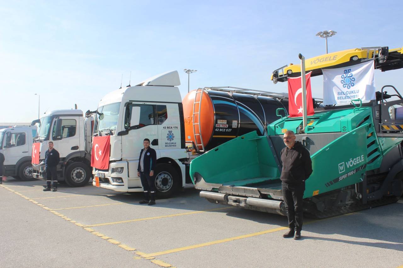selcuklu-belediyesi-tarafindan-konyaya-2023-2025-yillari-arasinda-filoya-kazandirilan-hizmet-araclari-tanitildi-1.jpeg