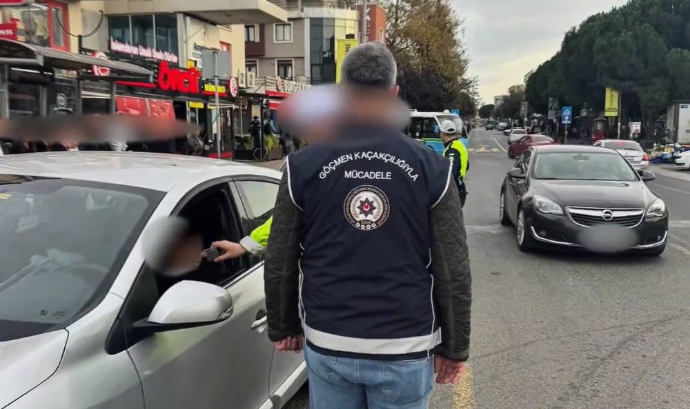 Ülke genelinde 687 düzensiz göçmen ile 29 organizatör yakalandı