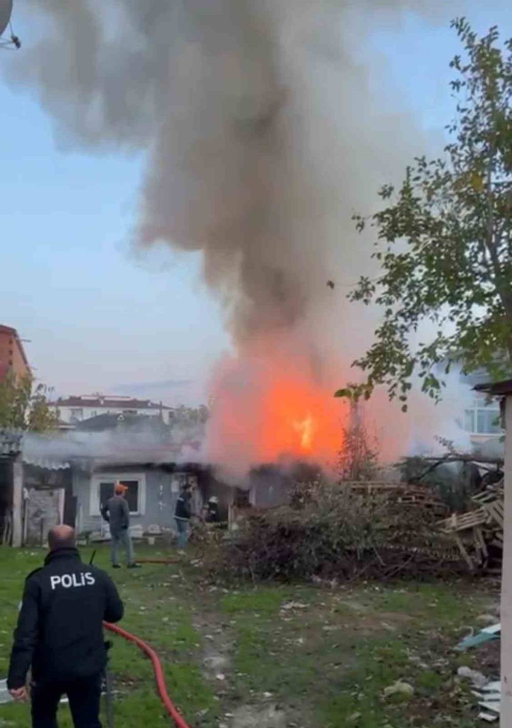 Sobayı yakıp alışverişe çıktı, geldiğinde evi küle döndü