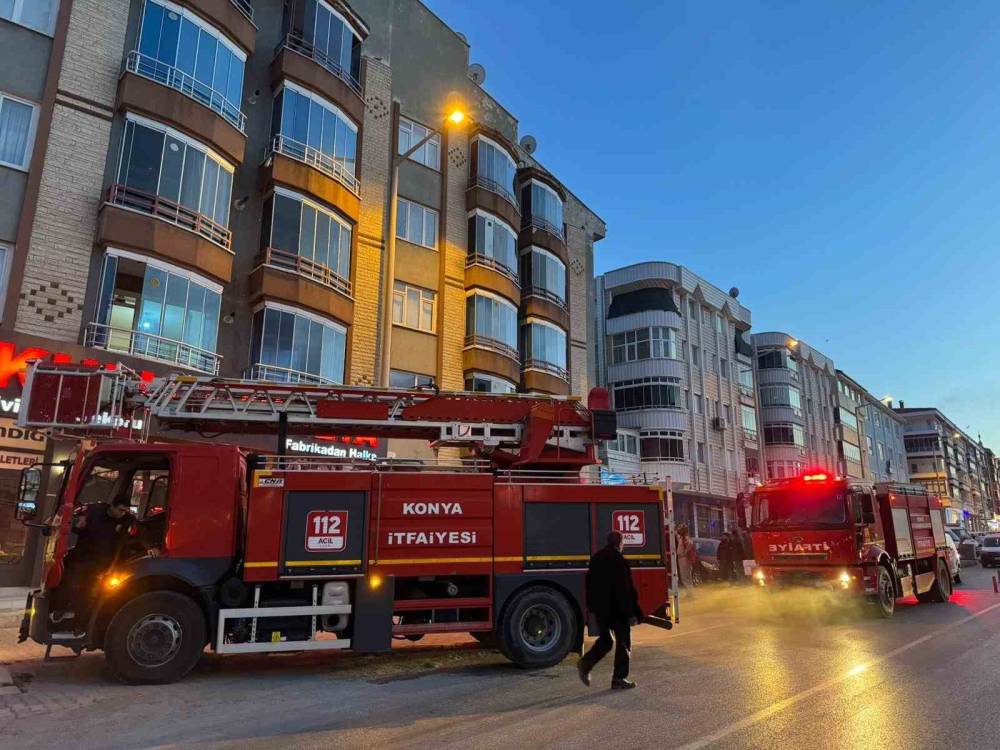 Konya'da apartmanda yangın paniği