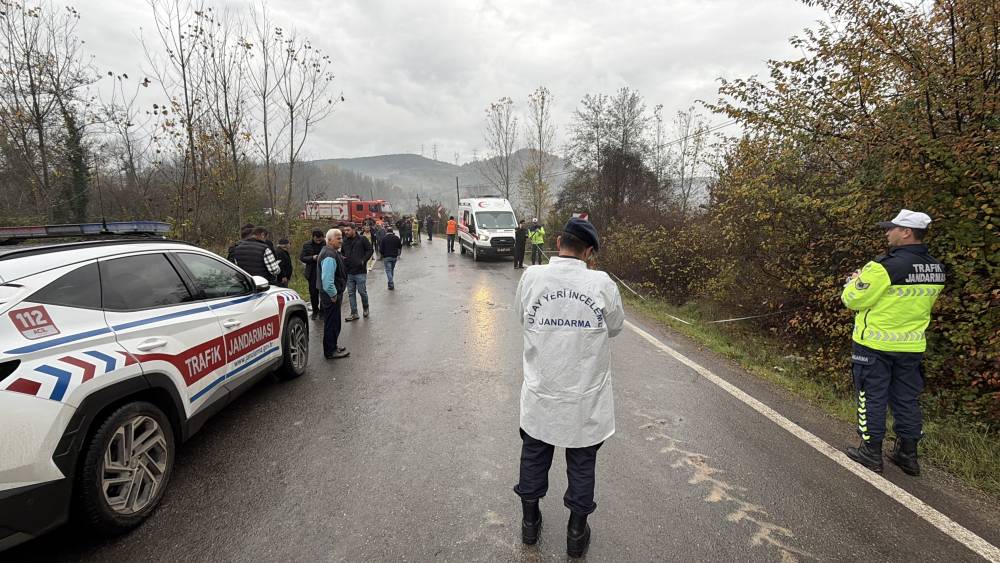 Dereye devrilen otomobildeki evli çift boğuldu, komşuları ağır yaralı