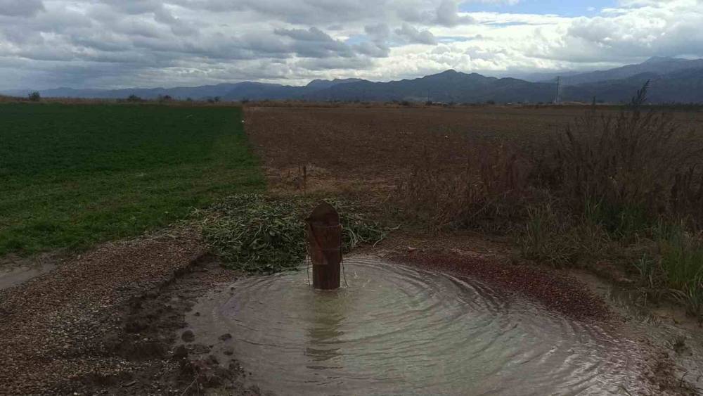 Konya'da yıllar önce yapılan kuyudan püsküren su şaşırtıyor