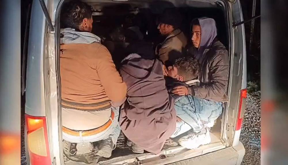 13 kaçak göçmen yakalandı