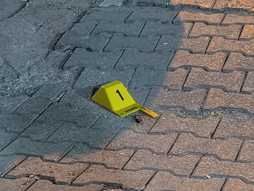 Berber dükkanında silahlı çatışma; 3'ü ağır, 7 yaralı