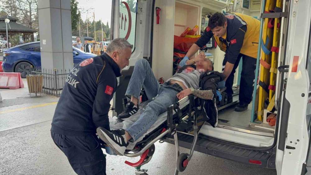 Motosikletteki gençlere silahlı saldırı