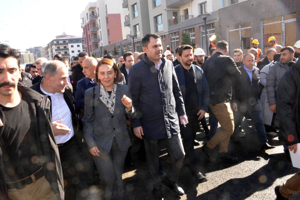 Bakan Kurum: 11 ilimizin tamamında artık son tuğlalar koyuluyor