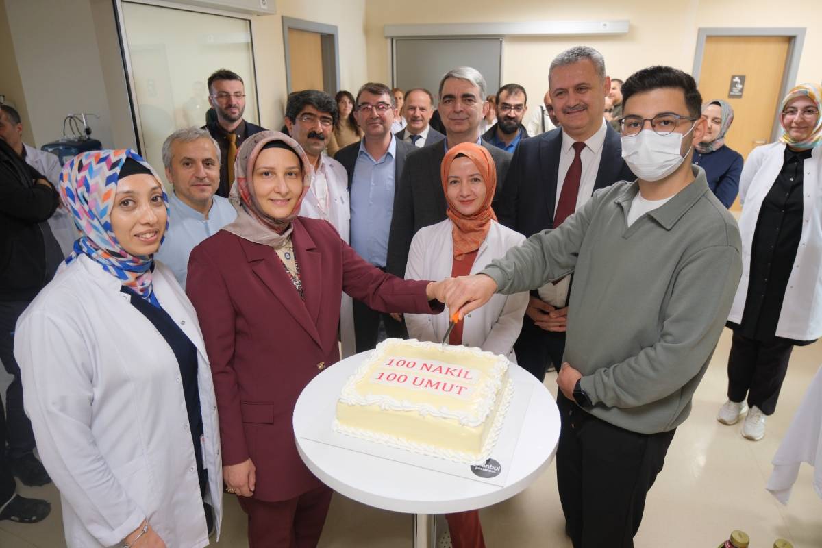 konya-sehir-hastanesinde-buyuk-basari-kutlandi-4.jpg